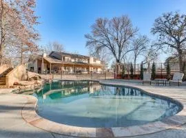 Kingston Home with Pickleball Steps to Lake Texoma!