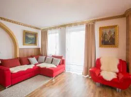 Golden GaPa Central Family Apartment 8
