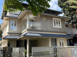 Cazle Villa-2, hotel in Ernakulam