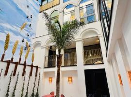 Hotel Divino & Apartments, hotel v destinaci Figueres