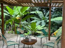 Hostal y Camping Villa Guadua Tayrona, hotel in Santa Marta