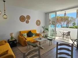 Beachfront Apartment in Calahonda