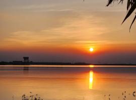 Lac Glamping Trian Lake, luxusní stan v destinaci Vĩnh An