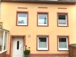 Klein und Fein für nach dem Wein, Römerstraße
