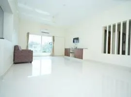 Bhakti Bliss Homestay - New Spacious and luxurious 3BHK with AC, WiFi and Android TV- 5mins From Highway Upto 20 Guests