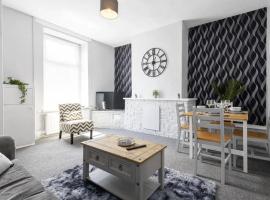 Cosy 2 Bed House for Contractors, hotel in Accrington