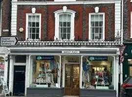 Single Room in Georgian Masionette