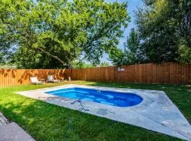 Urban Oasis North ATX , 5BR 2BA,Heated Pool