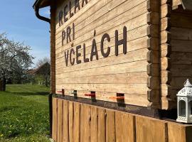 Apidomček na Gazdovom dvore, glamping site in Vavrišovo