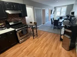 Elegant 3 Bedroom condo near EWR - NJ Transit and NYC - Unit 2