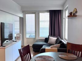 Cozy Central Apartment with Sauna, hotel en Oulu