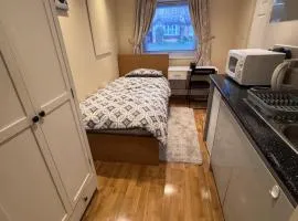 Single bed ensuite room