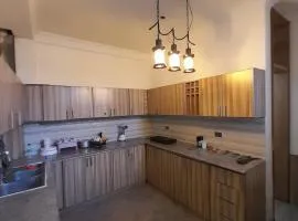 5 bedrooms Fully Furnished House、Debre Zeyitのコテージ
