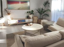 Lovley sunlit appartment with spa bath, hotel v destinaci Cronulla