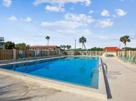 Charming Beach Condo in St Augustine