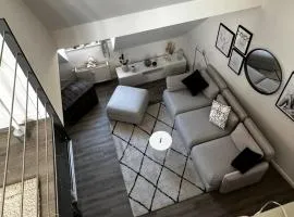 Moderne Galeriewohnung mit Balkon und Stellplatz am Wenigemarkt