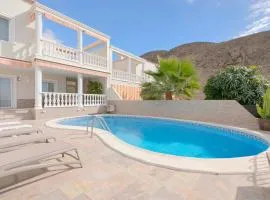 Townhouse with private pool!