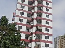 Ap Canto do Forte com Wi-Fi, TV e varanda