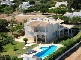 Casa das Oliveiras - piscina privada, jardim, perto da praia