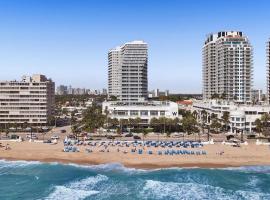 Luxury Beachfront Two Bedroom Condo - W Residences，位于劳德代尔堡的酒店