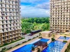 Cozy Studio with Balcony and Pool View
