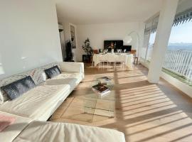 EIFFEL TOWER SEINE RIVER VIEW PARIS 88 square meters, apartment in Boulogne-Billancourt