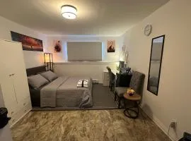 Kenneths Cozy Retreat - Saint John NB - 1BR - Wi-Fi - 4mins to Regional Hospital