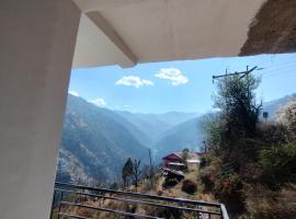 Hatu View Homestay - Food & Stay, hotel v destinaci KumhÄrsain