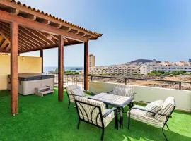 4 Bedroom Villa with Jacuzzi, heated Swimmingpool, front Ocean and view !