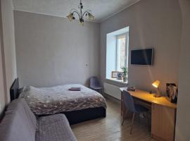 Small and cozy studio flat, alojamiento con cocina en Rēzekne