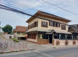 Ban Thong U, The Landmark