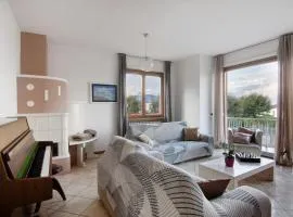 Como Lake Home