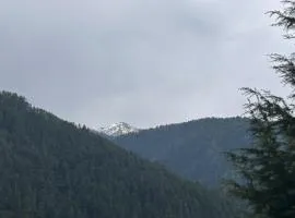 Skytouch cottage Lambri pass view