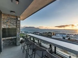 Luxury Beachfront Penthouse, Blouberg- 3 Bedroom
