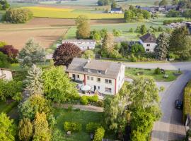 Landhaus vor Burg Eltz, hotel en Wierschem
