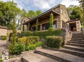 Bath Views! 4 bedroom detached private parking 3 cars