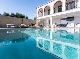 Villa with heated pool