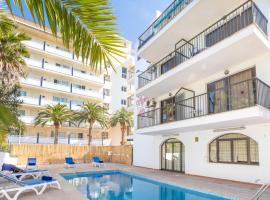 Apartamentos BELLA MARÍA、ポルトコロムのホテル