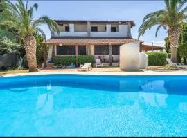 B&S Beach villa con piscina