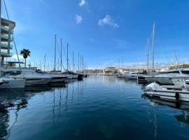 Appartement Fréjus direct Port et Plage，位于弗雷瑞斯的酒店