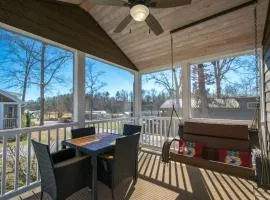 Cozy 1BR Tiny Home with Pool Access and Free Tix