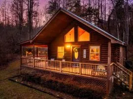 Peaceful Cabin - Hot Tub, Fire Pit & Fireplace