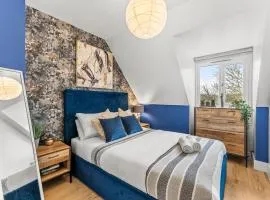 Chaucer Charm - Where Style Meets Comfort