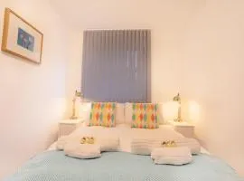 3BR, smart TV, self check-in, coffee machine