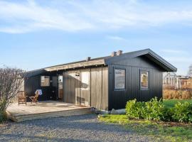 Cozy Summer House Close To Beach And Nature, hotel en Rønde