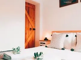 Um Lugar ao Sol Beach House Azenhas do Mar