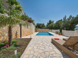 Heavenly Dream House With Pool, hotel in Stanići