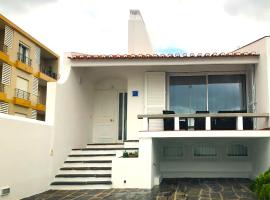Casa do Mar -Sea house &ndash; hotel w mieście Nazar&eacute;