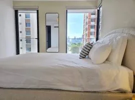 Modern Cozy Apartment Pool, Gym & Coworking