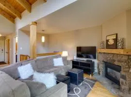 Chillside Chalet Modern West Vail Townhouse!